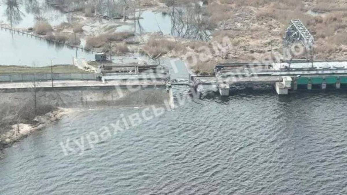 Пошкодження греблі Курахівського водосховища: вилились 15 мільйонів кубометрів води — житло не затопило