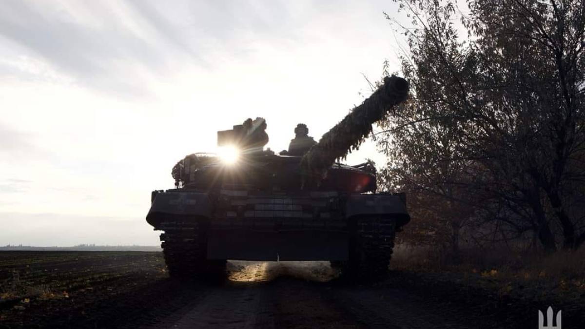 Генштаб ЗСУ — про орієнтовні втрати ворога на 12 листопада: 712610 (+1950) осіб, 9276 (+23) танків, 18847 (+81) ББМ