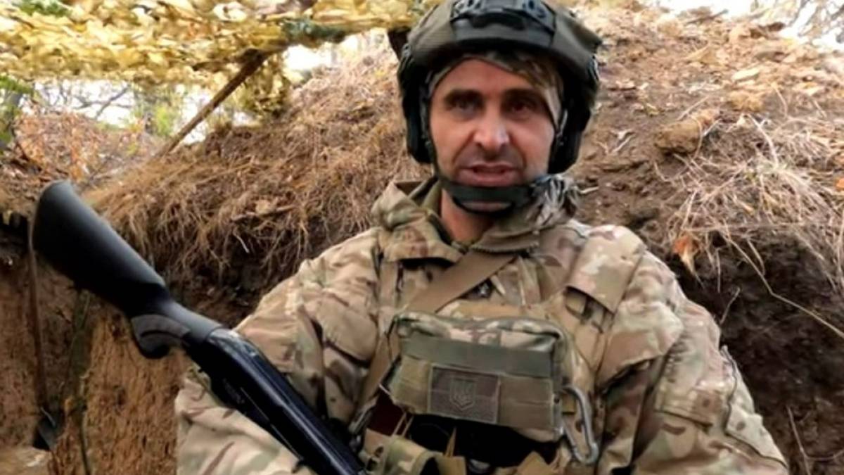 Захисник Запоріжжя з позивним Прапор збиває ворожі дрони вогнем із помпової рушниці (фото)