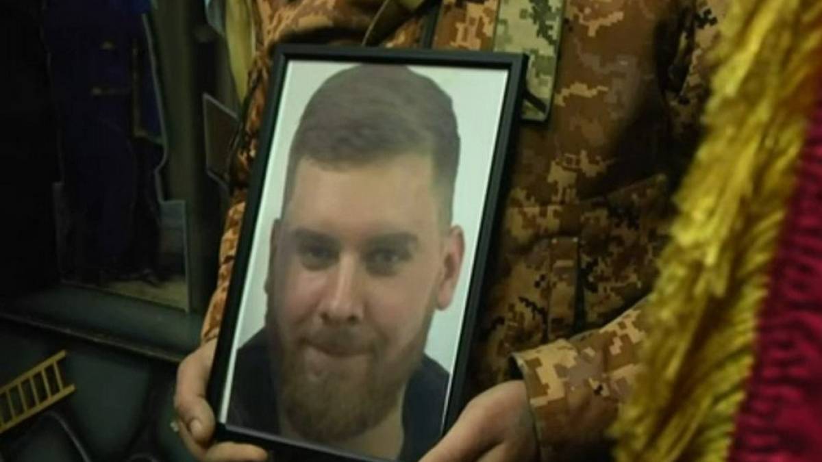 У Хмельницькому попрощалися з командиром батареї з Бердянська Максимом Александровим