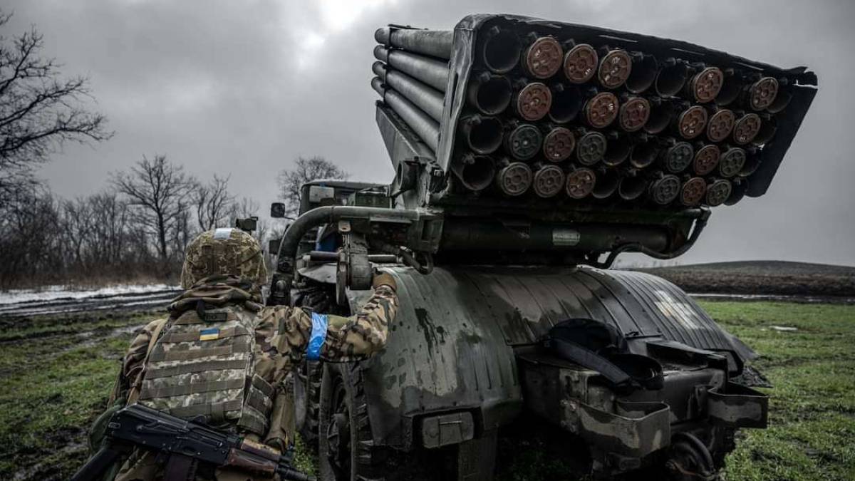 Генштаб ЗСУ — про орієнтовні втрати ворога на 16 листопада: 719240 (+1650) осіб, 20520 (+28) артсистем, 18994 (+26) ББМ