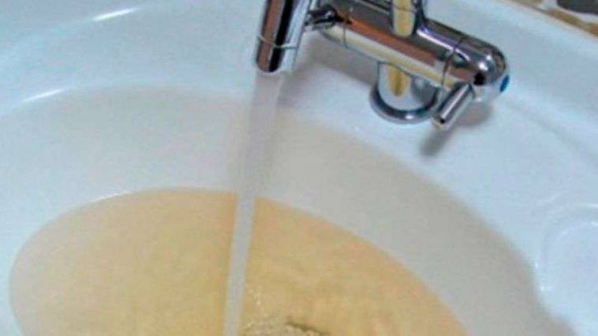 У «Водоканалі» пояснили, чому вода у кранах жителів Запоріжжя може змінити колір