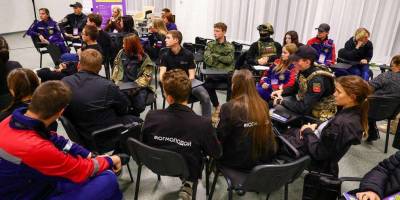 У Бердянську окупанти охмурюють молодь: затіяли для неї «форум безпеки»