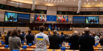 Зеленський виступив у Європарламенті: Маємо зробити 2025-й роком миру