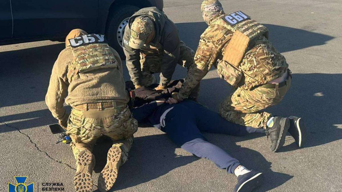 Мешканець Запоріжжя допомагав військовозобов’язаним уникнути мобілізації за 18-20 тисяч доларів