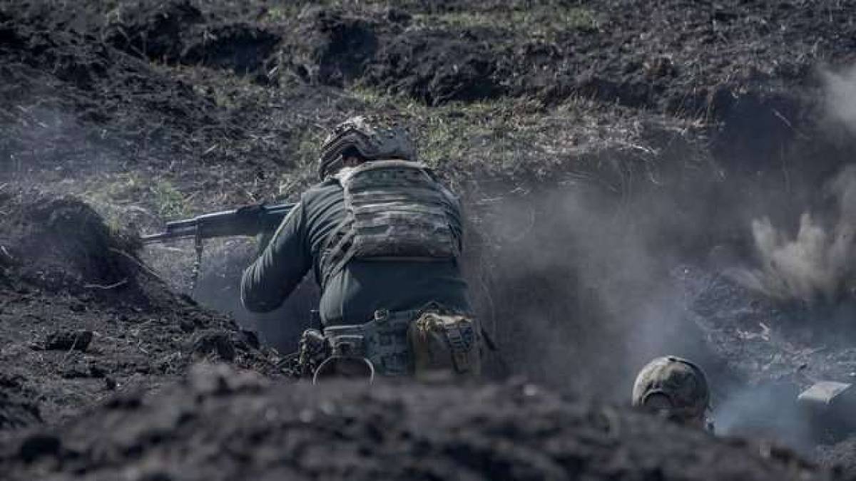 Генштаб ЗСУ — про орієнтовні втрати ворога на 21 листопада: 727250 (+1510) осіб, 20731 (+50) артсистема, 19143 (+24) ББМ