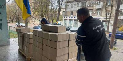Влада Енергодара відправляє поштою допомогу землякам, які покинули окуповане місто (фото)