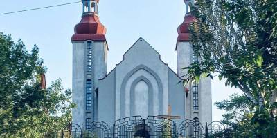 Окупанти «націоналізували» в Бердянську костьол, бази відпочинку, ресторан «Катран», офіси та інші нежитлові приміщення