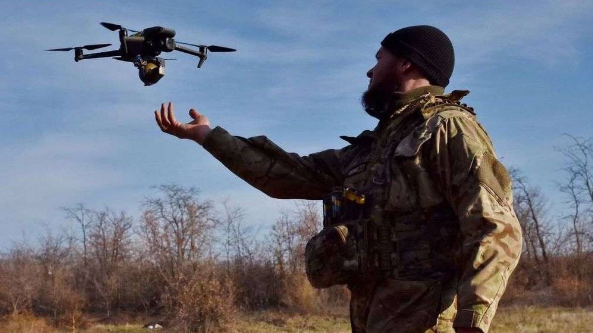 Захисники запорізького краю вчаться працювати з дронами (фото)