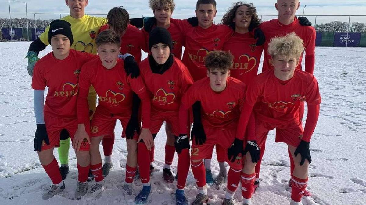 Юні футболісти Металурга U-16 стартували на турнірі Football Weekend