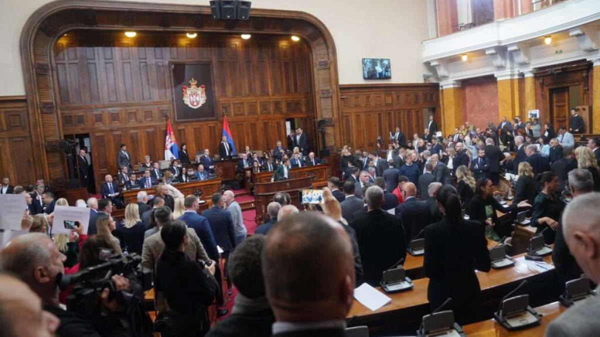 У парламенті Сербії побилися депутати