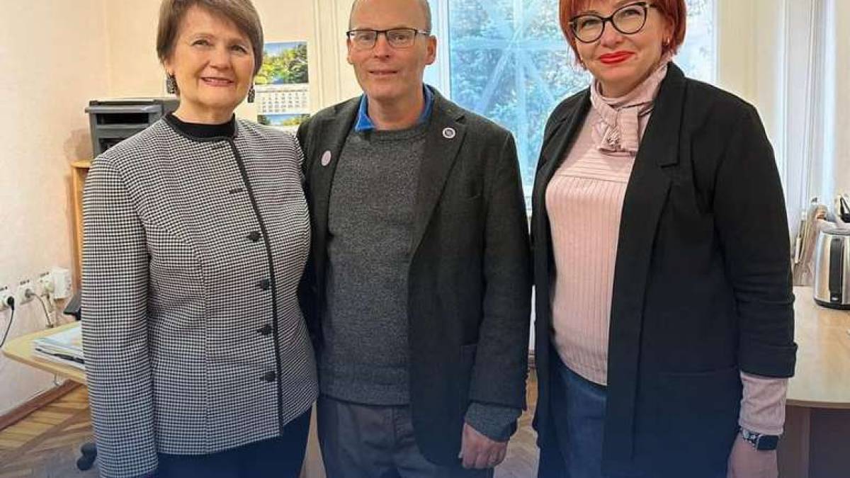 У ЗНУ засідання розмовного клубу проводить відомий британський дипломат і волонтер Кірон Джон Рід
