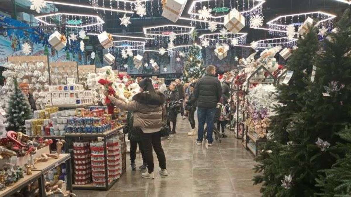 Обираємо новорічні прикраси разом з «МИГом»