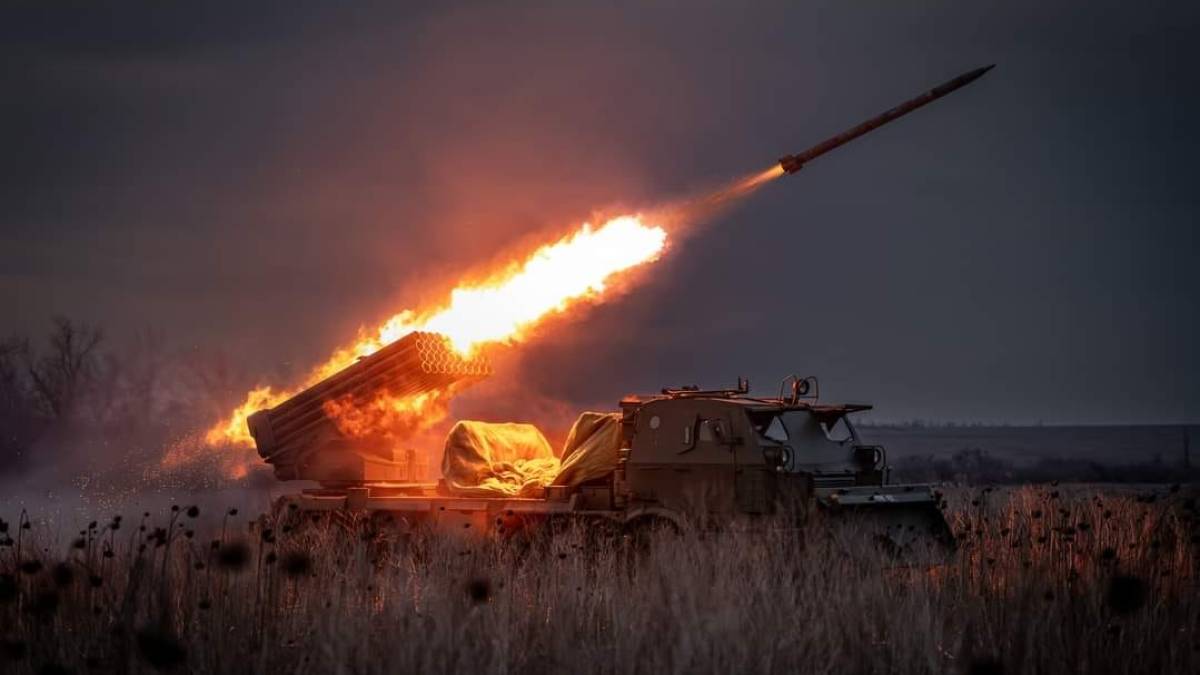 Генштаб ЗСУ — про орієнтовні втрати ворога на 4 грудня: 747370 (+1670) осіб, 19450 (+31) ББМ, (+26) артсистеми