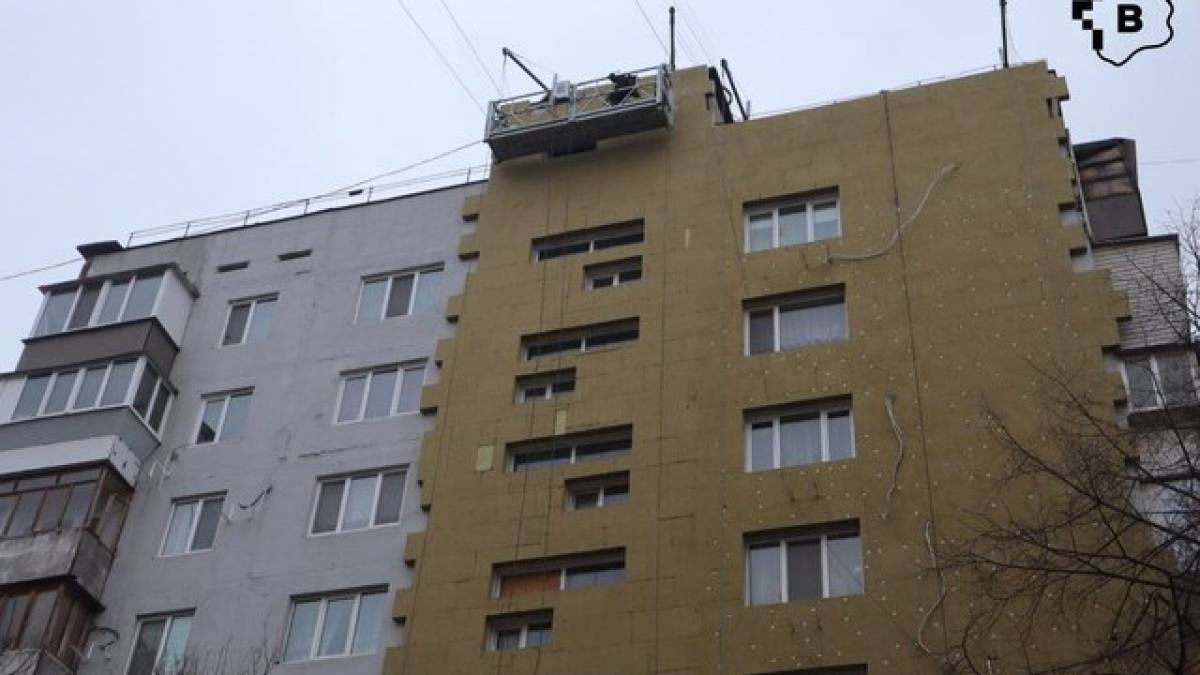 У Запоріжжі триває відновлення багатоповерхівки на Запорізькій, 2-А: який стан будинку зараз