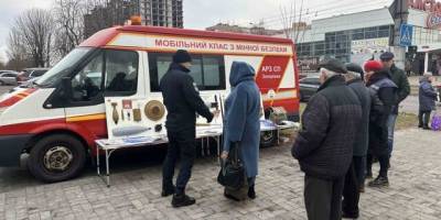 Запорізькі рятувальники підвищують обізнаність населення щодо ризиків, пов’язаних з вибухонебезпечними предметами