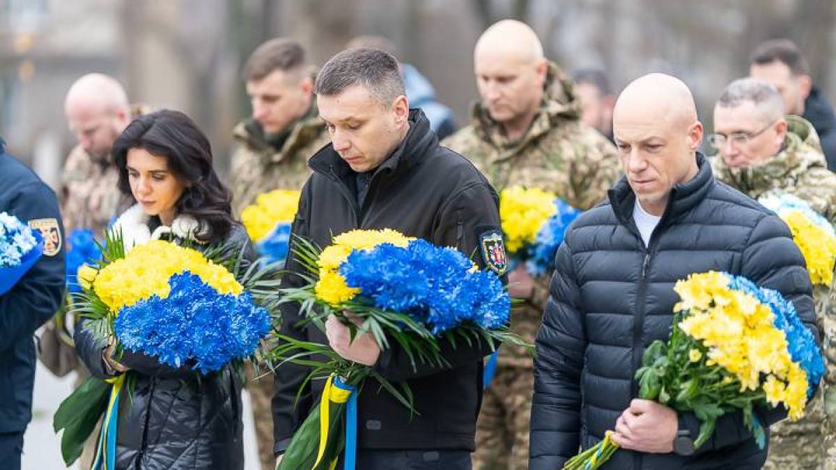 Запоріжжя вшанувало пам’ять загиблих героїв у День Збройних Сил України