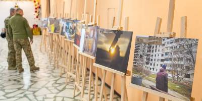 «Відтінки міцності»: в Запоріжжі відкрили фотовиставку про силу українських воїнів