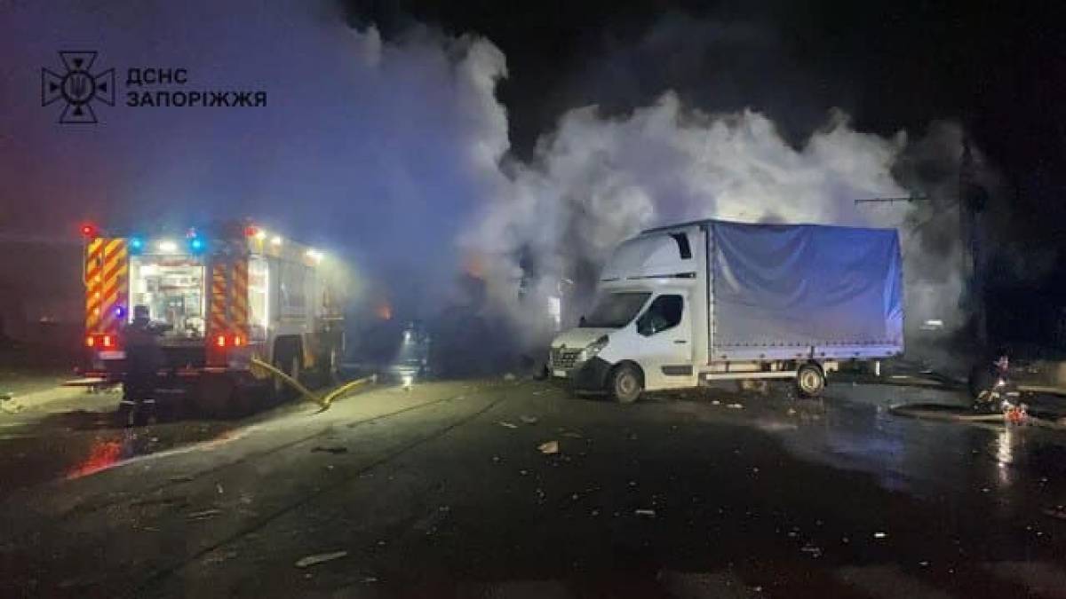 Рятувальники ліквідували пожежу в приміщенні СТО на площі 250 кв.м,