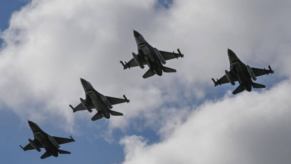 Україна отримала другу партію винищувачів F-16 від Данії