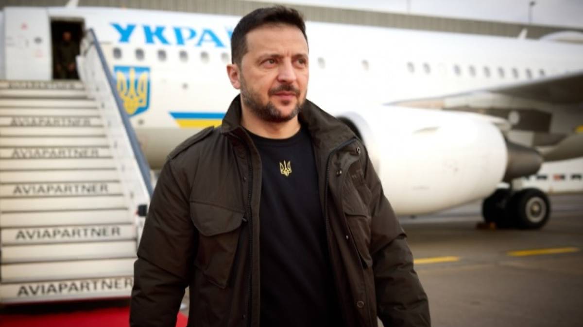 Президент України Зеленський прибув до Парижа (доповнено)