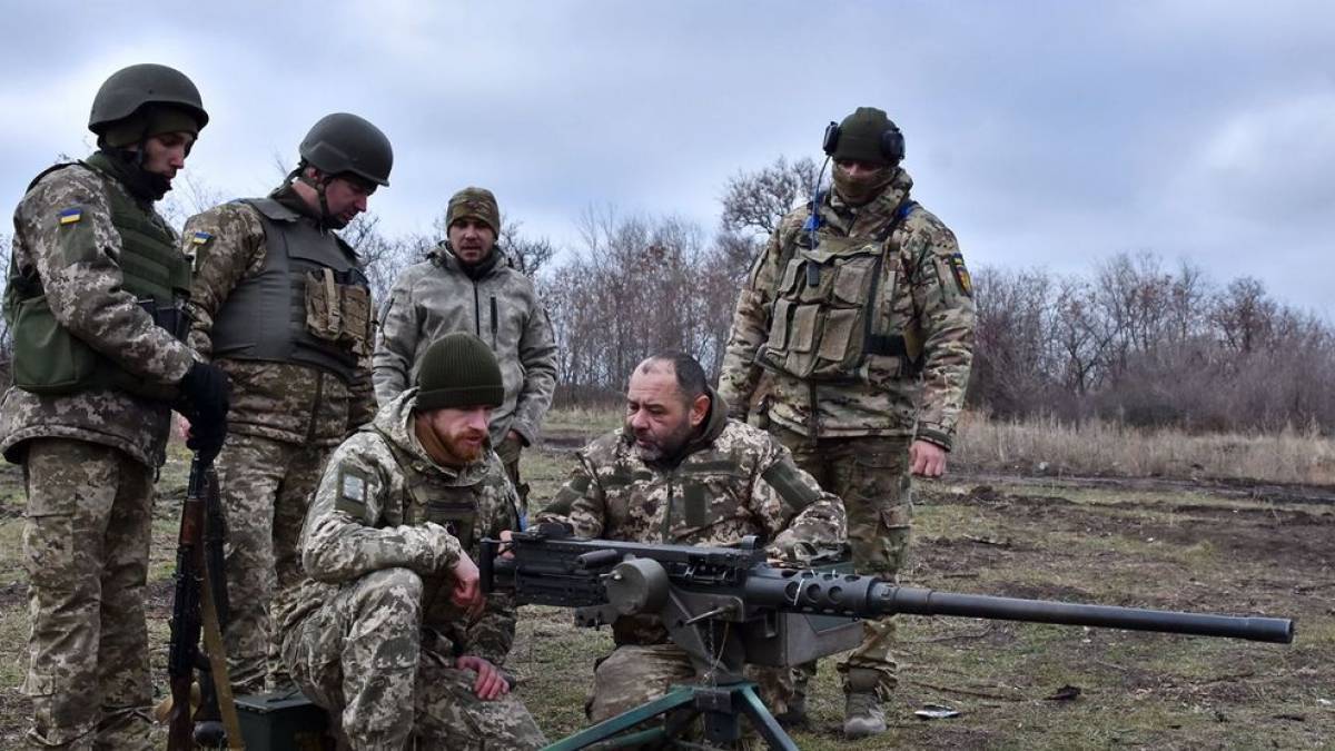 Захисники запорізького краю тренуються з бойовою зброєю (фото)