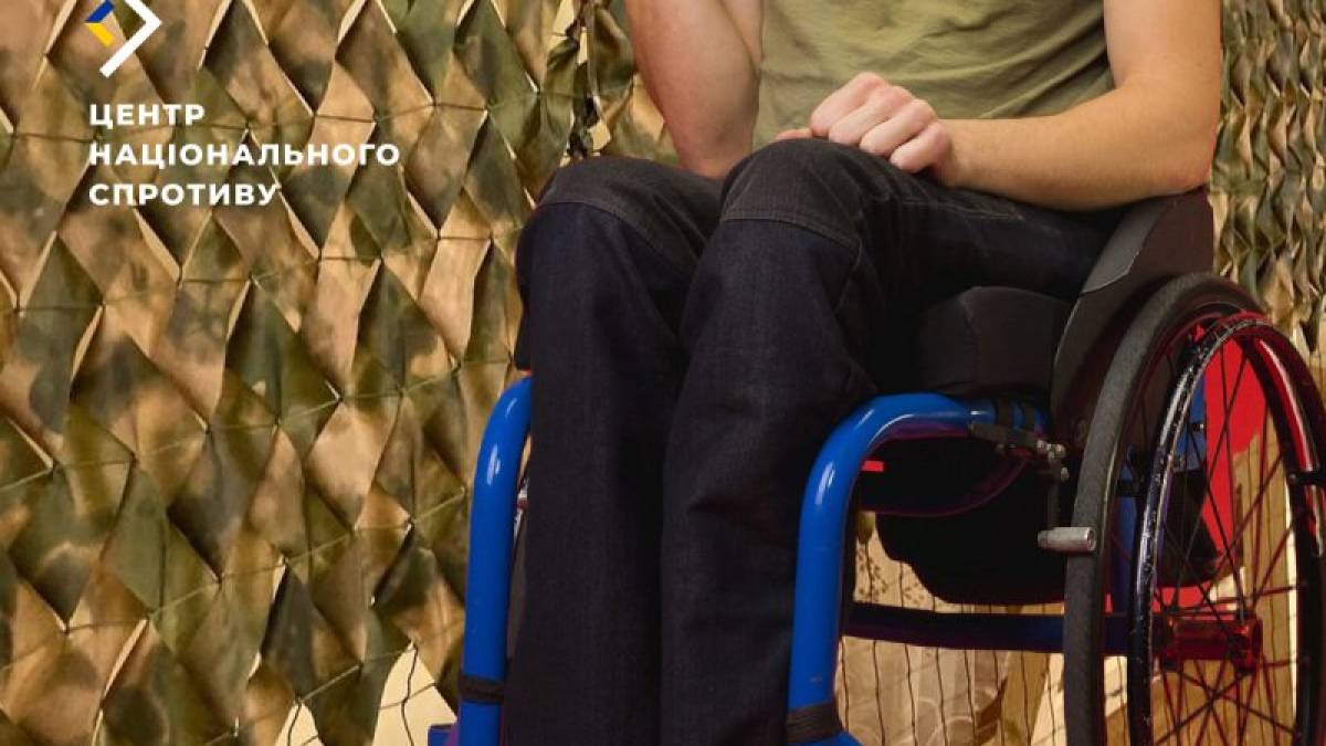 У Бердянську окупанти змушують інвалідів плести маскувальні сітки для армії рф