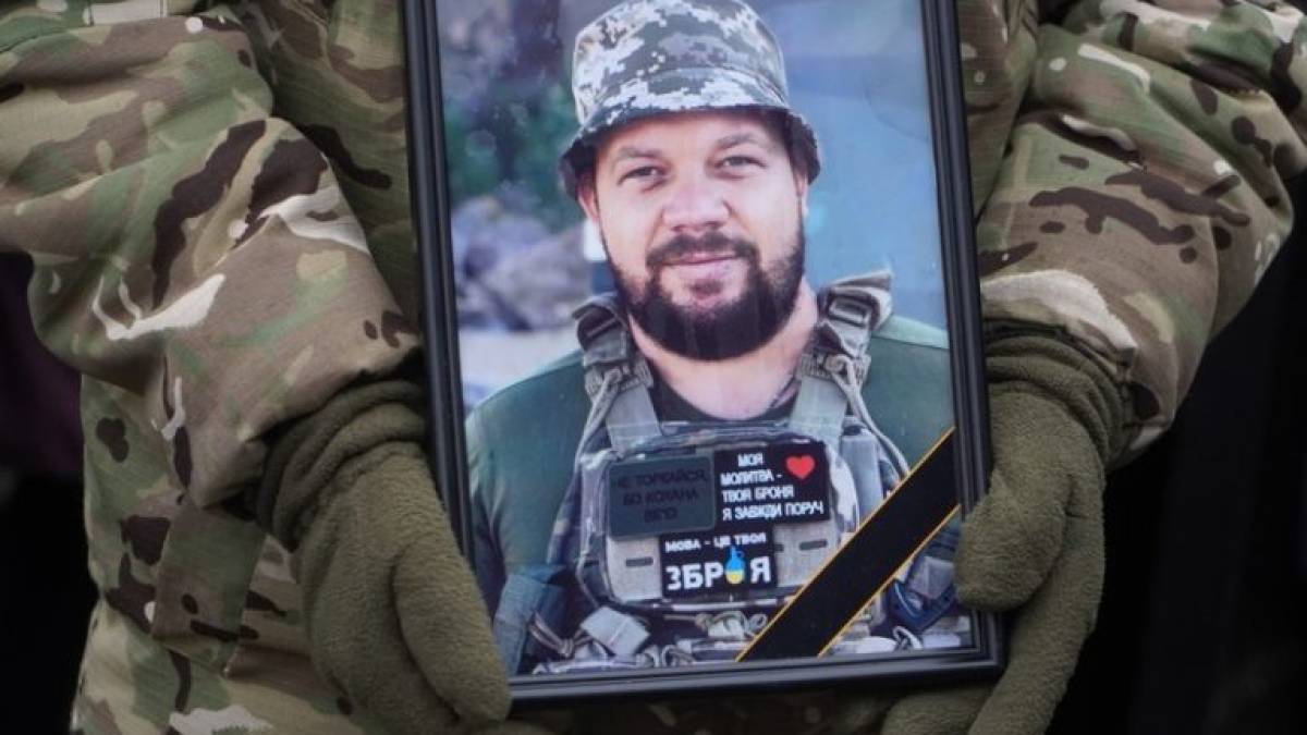 У Новосілках попрощались з учасником бойових дій, який загинув у Запоріжжі