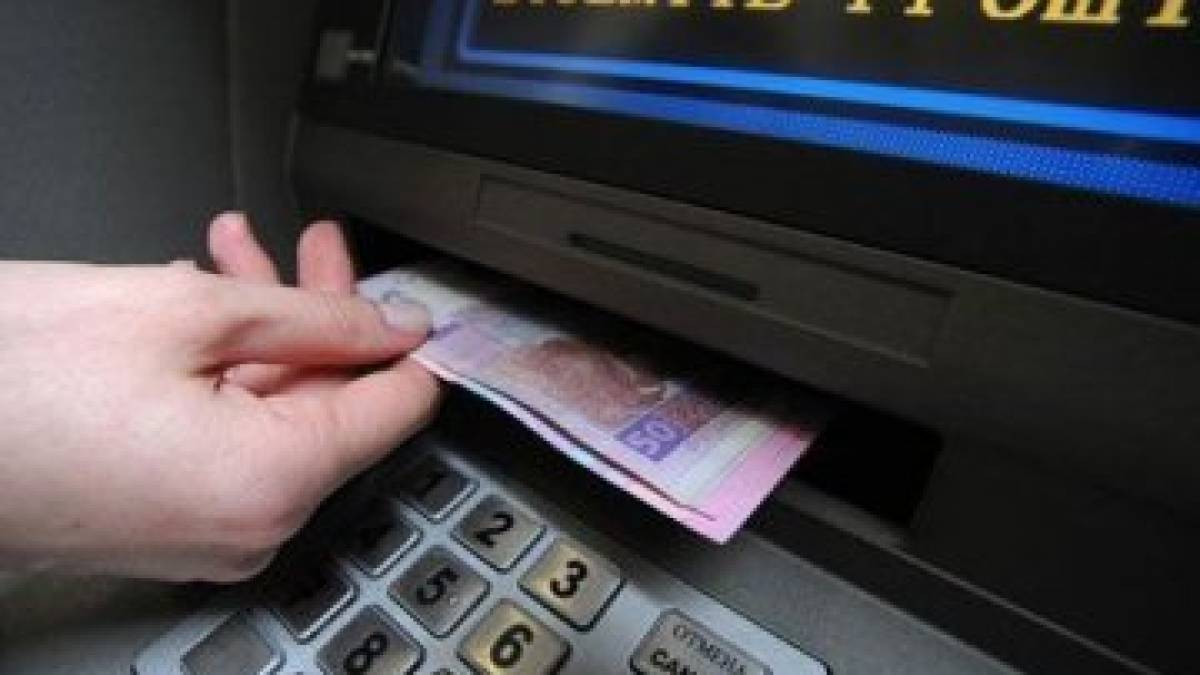 У Запоріжжі шахрай вкрав із картки військовослужбовця майже 280 000 гривень: подробиці