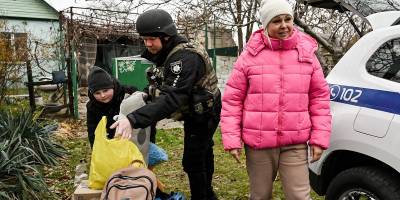 Поліцейські евакуювали 165 дітей із прифронтових районів Запорізької області