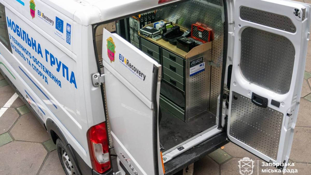 Запоріжжя отримало автомобіль для оцінки руйнувань будівель внаслідок війни