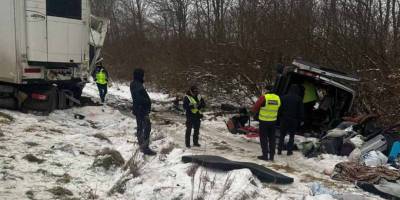Поблизу Львова сталася потрійна ДТП: поліція затримала п’яного водія BMW (доповнено)