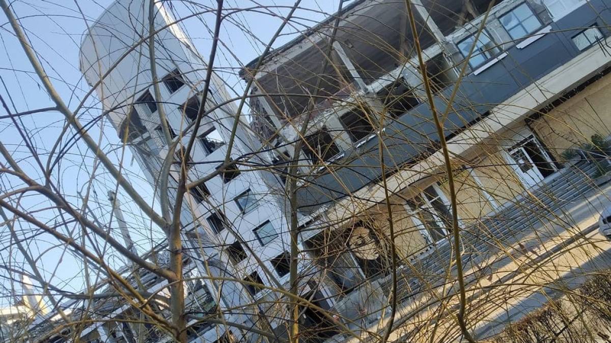 Як у Запоріжжі виглядає медичний центр, який зазнав ракетної атаки ворога