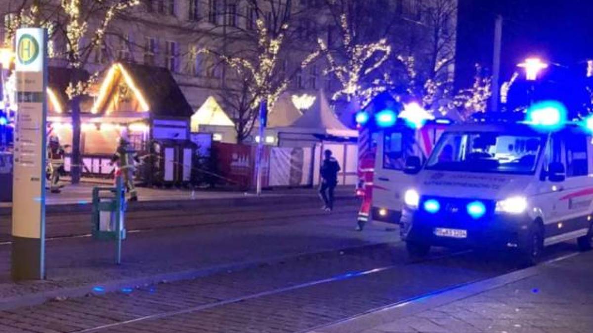 У Магдебурзі авто в’їхало в натовп на різдвяному ярмарку