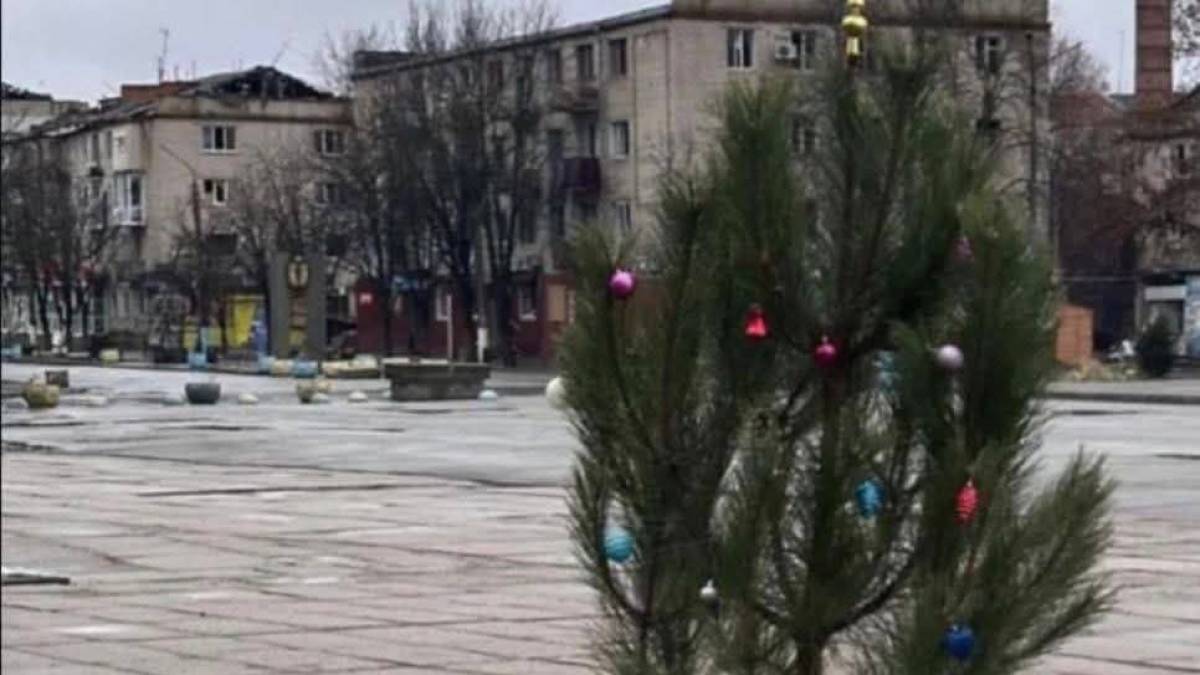 Як виглядає новорічна ялинка в Оріхові