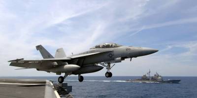 Крейсер США випадково збив свій винищувач F/A-18