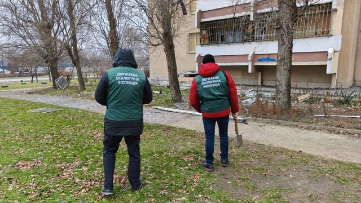 Екологи ДЕІПО обстежили Олександрівський район Запоріжжя після нічної атаки 25 грудня