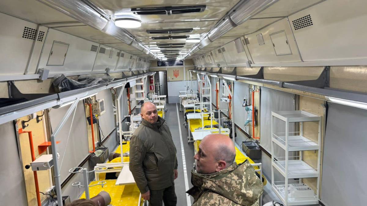 “Укрзалізниця” випустила ще кілька вагонів для медичної евакуації