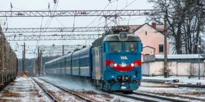 “Укрзалізниця” додала пів сотні вагонів до поїздів на свята: список потягів