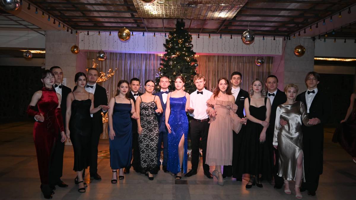 Благодійний новорічний бал у ЗНУ: свято заради підтримки військових