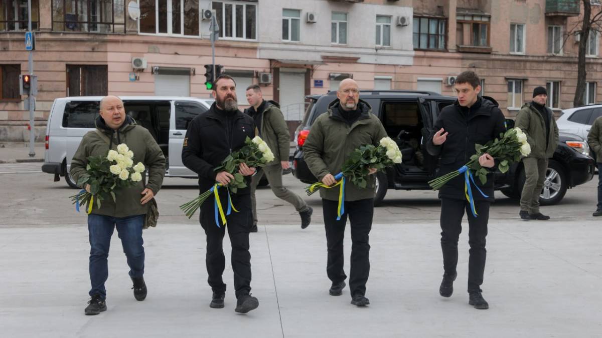 У Запоріжжі Прем’єр-міністр Денис Шмигаль вшанував пам’ять загиблих героїв