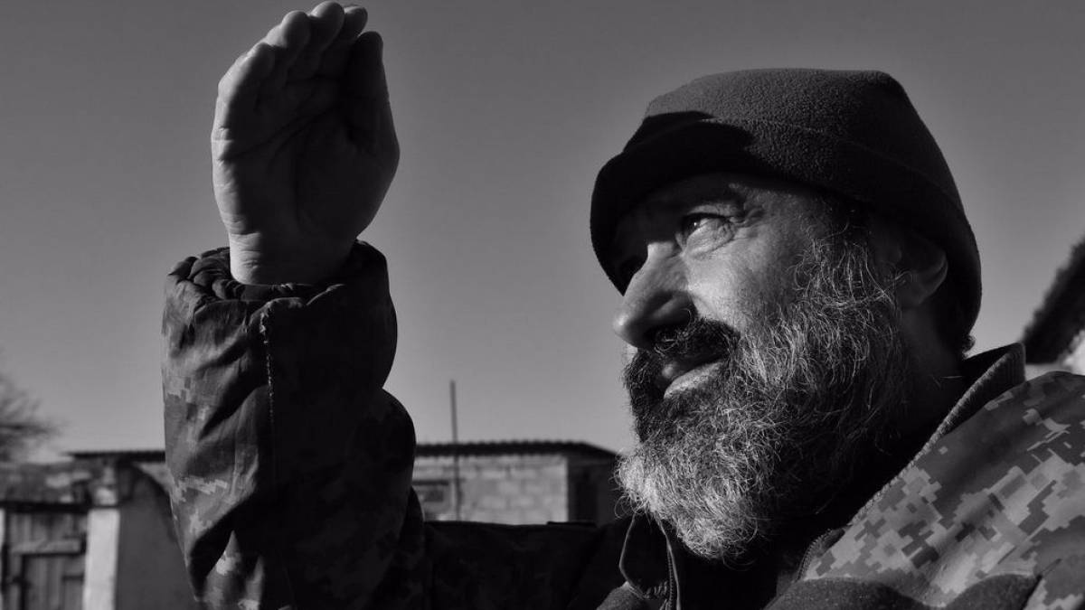 Повсякденне життя захисників Запоріжжя в чорно-білому форматі (фото)