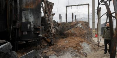 У Запоріжжі Прем’єр-міністр Денис Шмигаль побував на пошкодженому обстрілами енергооб’єкті – фото