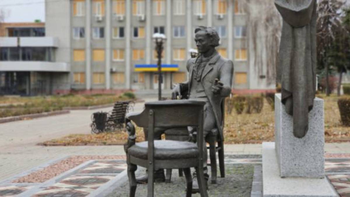З Покровська евакуювали пам’ятник Тарасові Шевченку