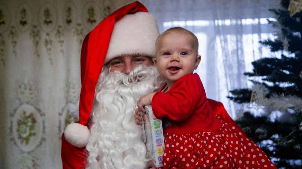 Запорізькі гвардійці привітали дітей своїх побратимів із новорічними святами (фото)