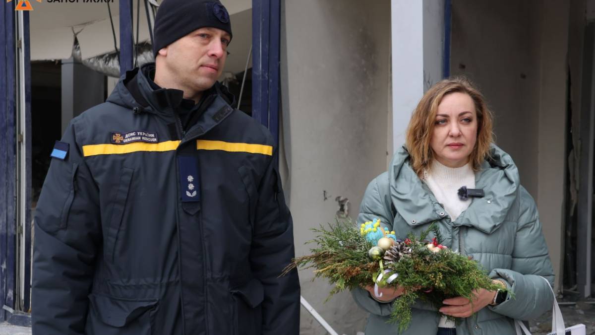 У Запоріжжі співробітниця медклініки, яка вижила після ракетного удару, зустрілася зі своїм рятівником – зворушливі фото