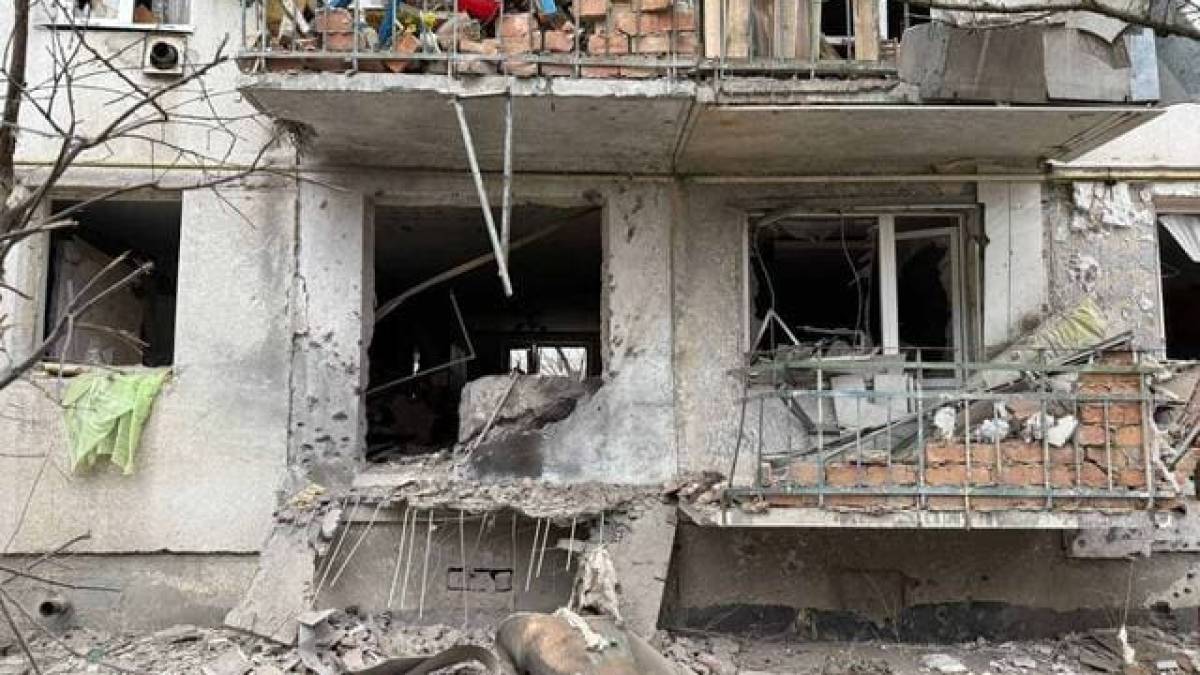 Наслідки ворожого обстрілу Гуляйполя в новорічну ніч  — фото