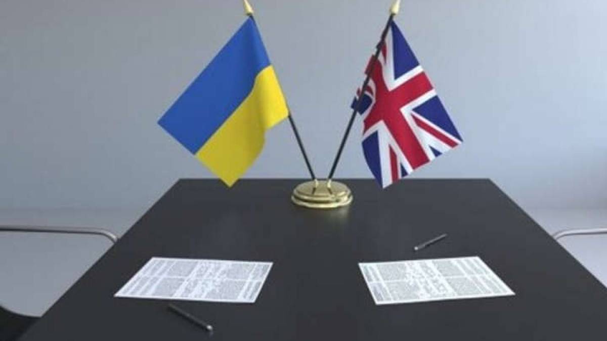 Зеленський продовжив безвіз для громадян Британії