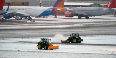 В аеропортах Британії через снігопад скасовують авіарейси