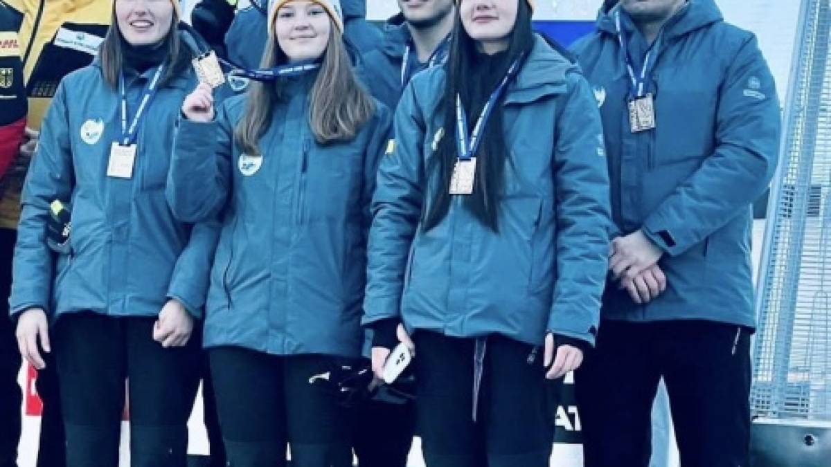 Збірна України з санного спорту  завоювала історичну медаль